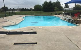 Paola Inn And Suites